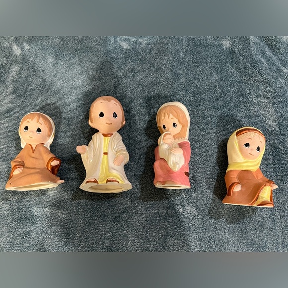 Other - Nativity Figurine Set